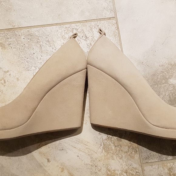 BRAND NEW suede wedges - Picture 6 of 6